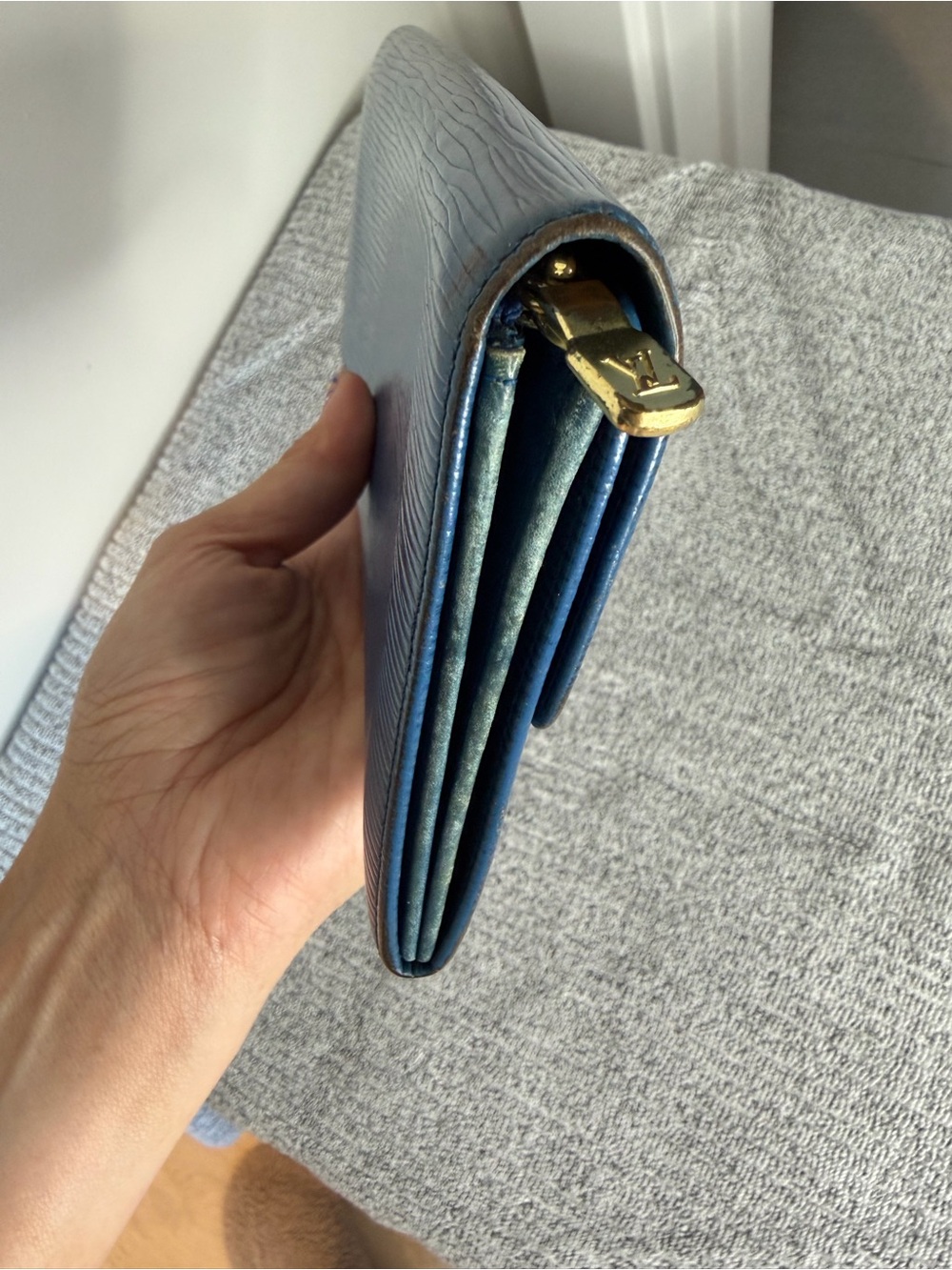 Louis Vuitton Toledo Blue Epi Leather Sarah Wallet - Picture 7 of 15